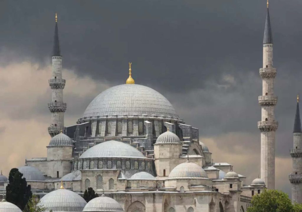 The Magnificent Istanbul Grand Mosque: A Glimpse of Turkey’s Religious and Architectural Beauty
